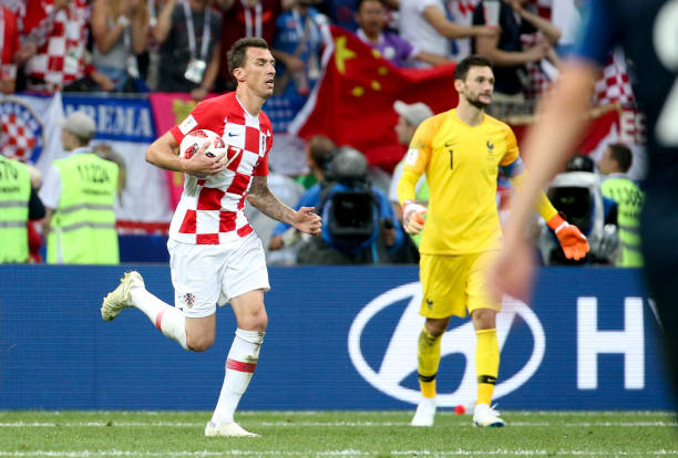 一切批評他 一切批評他