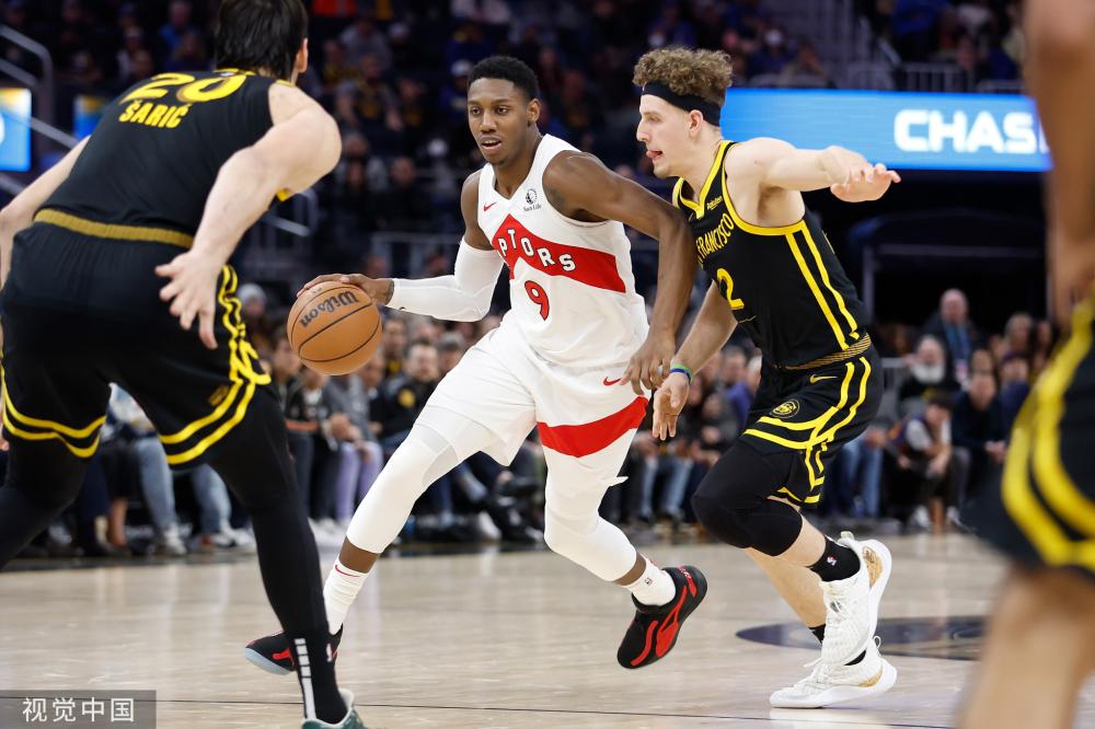 他是一个在 他是一个在