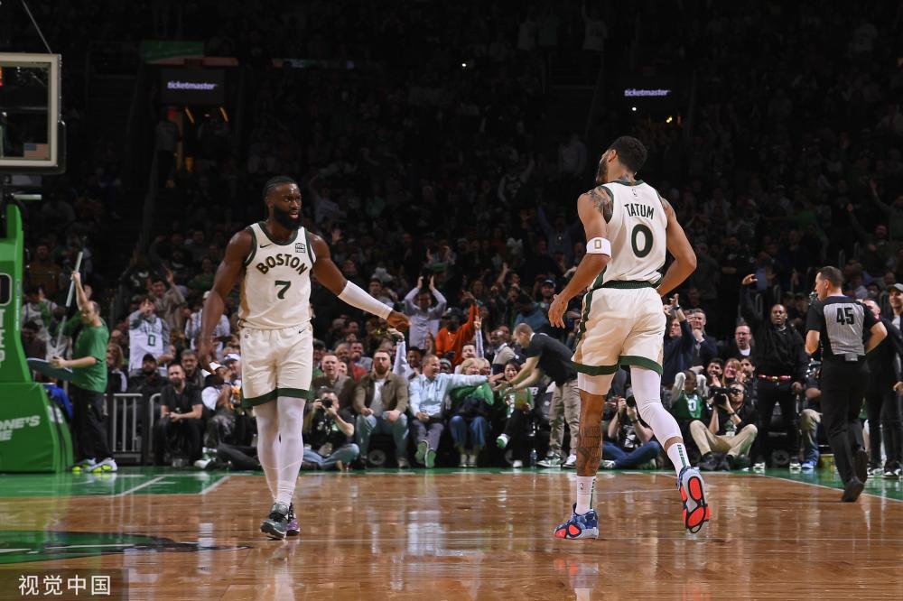 他不仅通过 他不仅通过