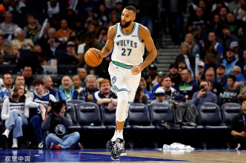 球员并肩作 球员并肩作